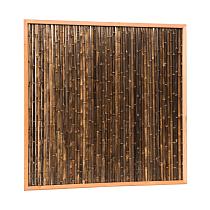 Bamboescherm van zwarte bamboestokken in douglas frame, 186 x 186 cm.