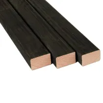 Douglas geschaafde regel gedroogd 4,5 x 7 x 400 cm, zwart.